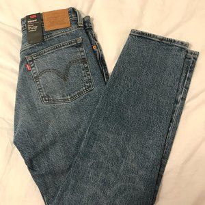 Brand New Levi's Women's Wedgie Fit Jeans Size 27